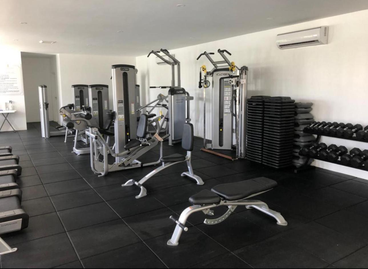 Westmoreland Hills - Mount Standfast - St James - Full Gym Membership セントジェームス エクステリア 写真